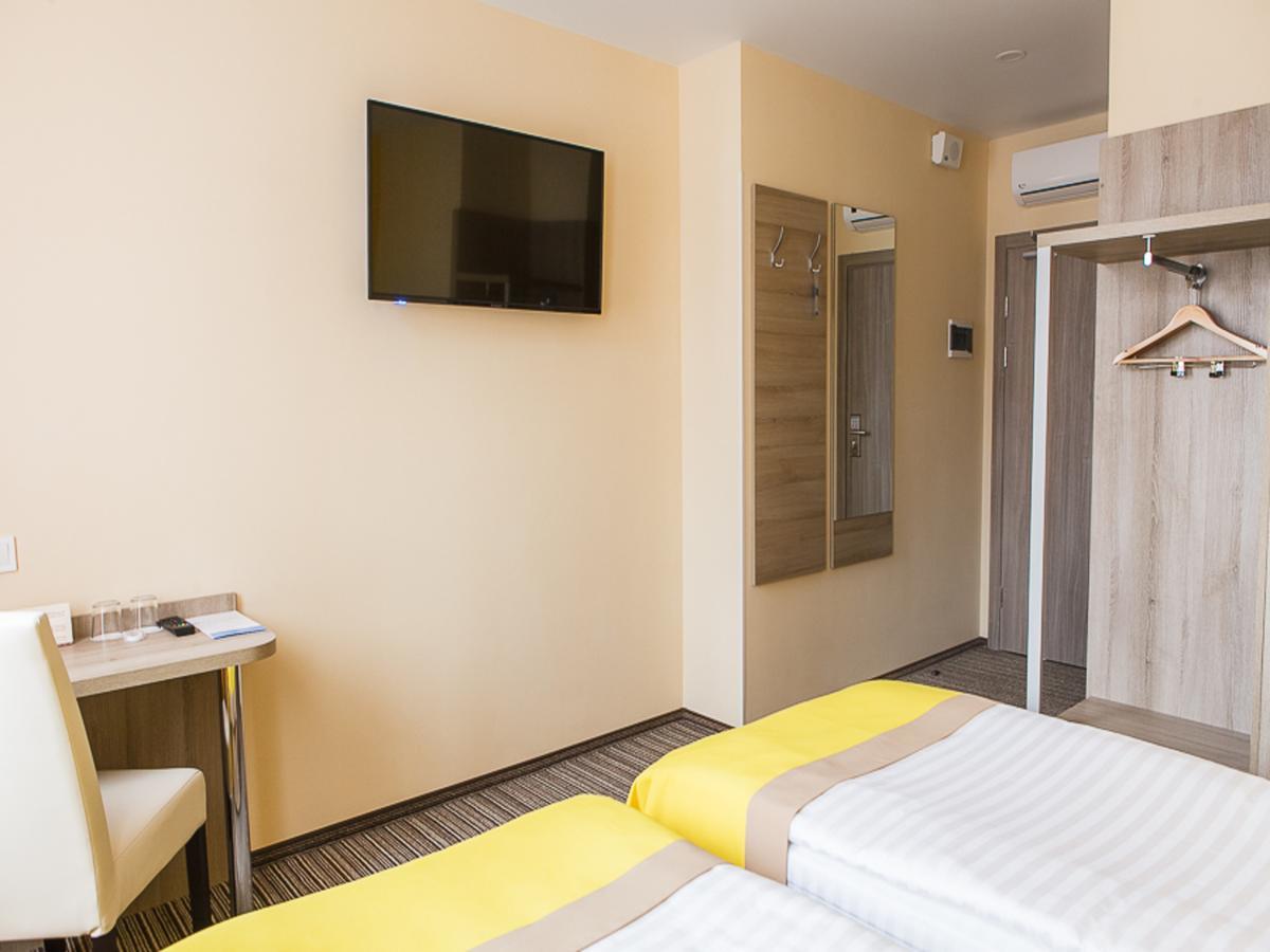 Raziotel Kyiv Yamska Exterior photo