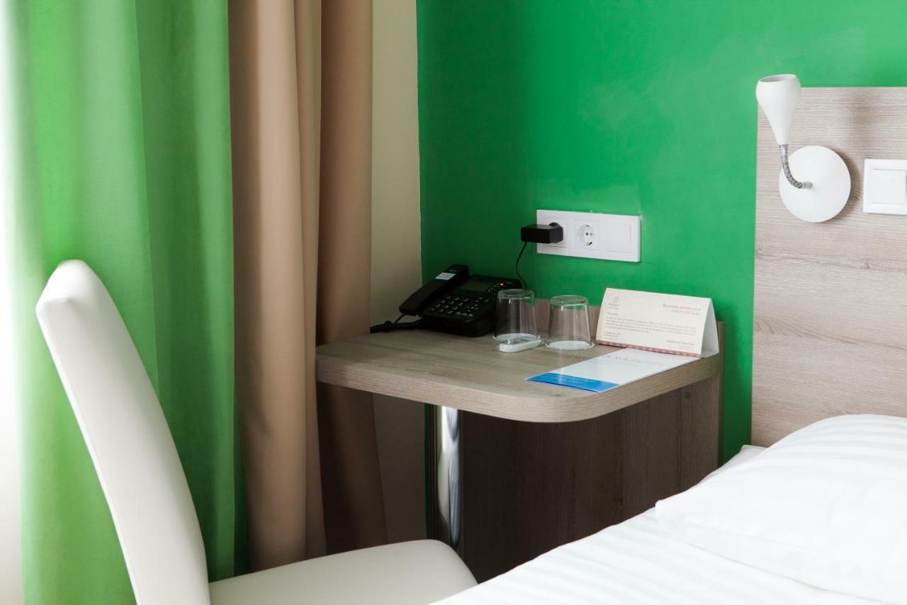 Raziotel Kyiv Yamska Exterior photo